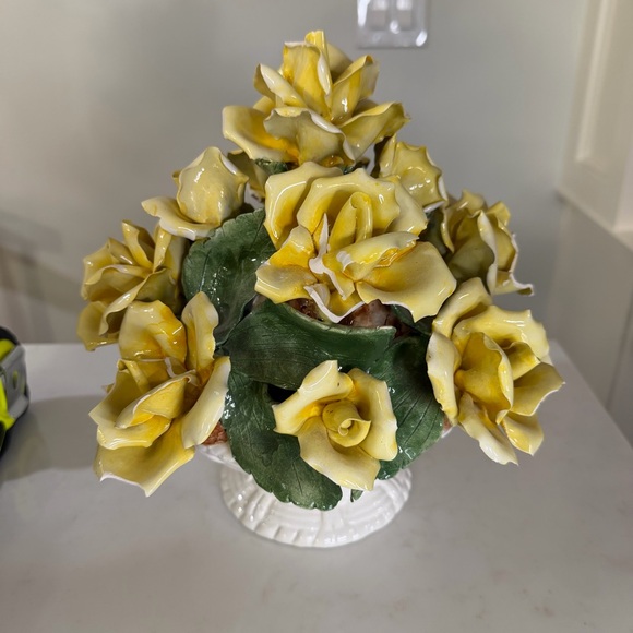 Capodimonte style - large Yellow Floral Ceramic Arrangement made in Italy